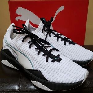 Puma defy sneaker